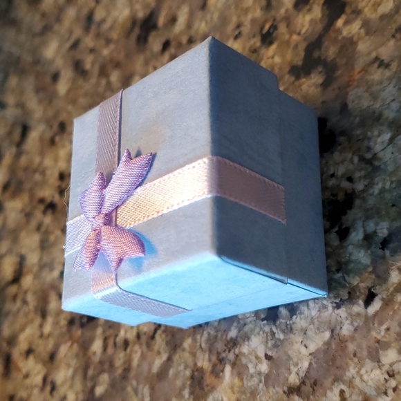 NIB, glimmer butterfly earrings 🤩 - Picture 7 of 10